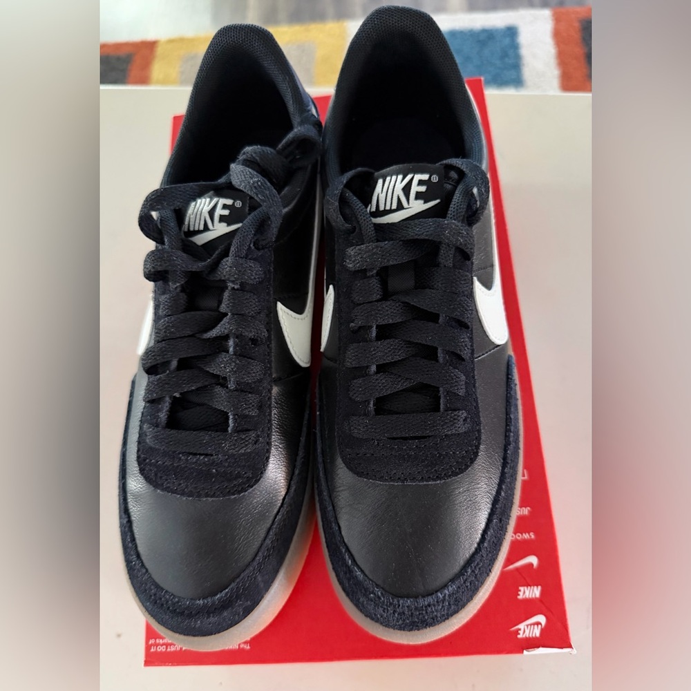 Nike women’s 6.5 kill shot 2- new